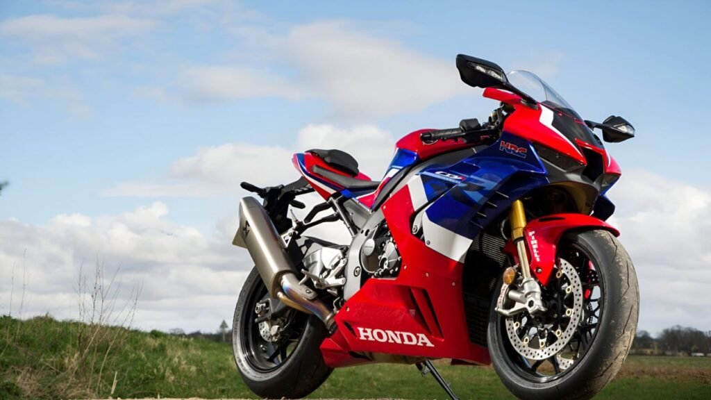 New Honda CBR1000RR Arrives with 998cc Engine and Hybrid Tech, Offering Luxury Features for True Riders